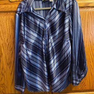 Woman’s Fashion Bug 22/24 Long Sleeve Button Down Dress Shirt